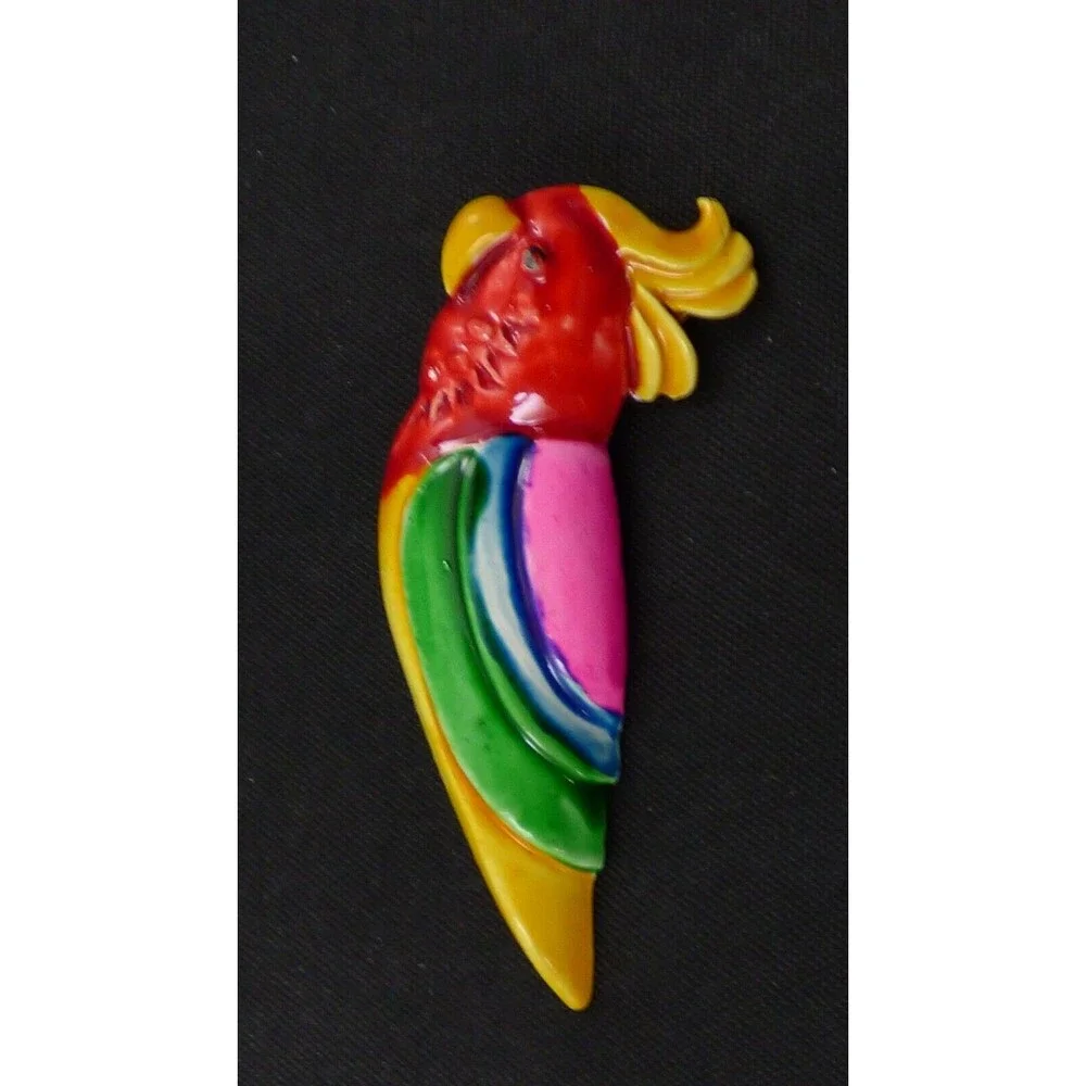 Vintage Tropical Macaw Parrot Brooch Pin Enamel Colorful Gold Tone Metal Estate
